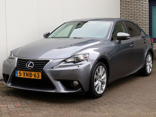 Lexus IS 300h Edition | Leder | Stoelverwarming | Parkeersensoren