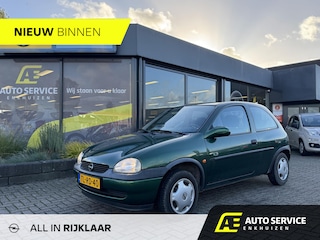 Opel Corsa 1.4i Strada AUTOMAAT - UNIEKE AUTO, 21.551 km en 1e eigenaar, volledig dealer onderhouden.