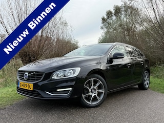 Volvo V60 2.0 D2 Ocean Race | Schuif-/kanteldak | Leder | Bi-Xenon | Camera | Navi | Trekhaak | 18" Velgen | Clima | PDC | Cruise