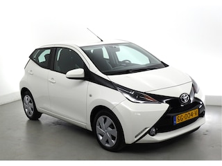 Toyota Aygo 1.0 VVT-i x-nav navi, start/stop, traction c, multystuur, airco,achter camera, buiten spiegels elec.