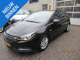 Opel Astra 1.0 Business+