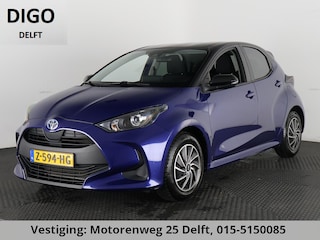 Toyota Yaris 1.5 HYBRID BI-TONE AUTOMAAT NAVI GARANTIE 6-2032 PARKEERCAMERA.APPLE /ANDROID CARPLAY