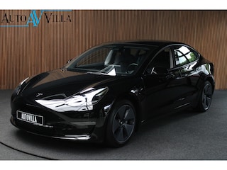 Tesla Model 3 RWD Autopilot ACC Stuurverwarm. PDC Leer Navi Panoramadak 360° Elektr. achterklep Stoelverwarming voor & achter Climate voor & achter LM velgen BTW auto! Nieuw!