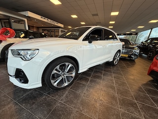 Audi Q3 35 TFSI S Edition ** 20inch ** Black Optic ** Stoelverwarming