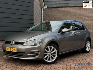 Volkswagen Golf 1.2 TSI Business Edition Connected | Camera | Trekhaak | PDC | Leer