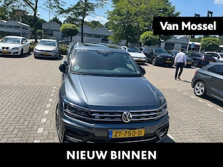 Volkswagen Tiguan 2.0 TSI 4Motion Highline Business R | Achteruitrijcamera | Panoramadak | Stoelverwarming | Elektrische achterklep |