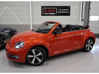 Volkswagen Beetle Cabriolet 1.2 TSI Club Xenon Fender Airco-ecc Navigatie App Connect Stoelverwarming PDC Boekjes Lage km.stand 18 inch Twister velgen Habanero Oranje metallic Zeer nette staat