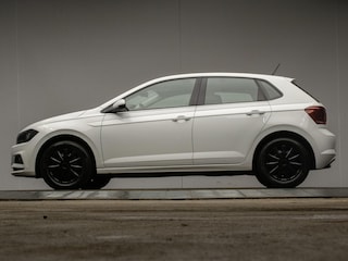 Volkswagen Polo 1.0 TSI Sport (APPLE CARPLAY,NAVI,CRUISE,PDC,CAMERA,SPORTSTOELEN,GETINT,CLIMATE,NETTESTAAT)