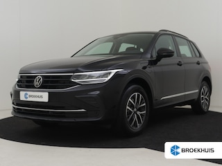 Volkswagen Tiguan 1.4 TSI eHybrid Life 245pk | 245pk | Head up display | Navigatie | Adaptief cruise control | Led koplampen | Elektrische achterklep | Parkeersensoren v+a | 17"LMV