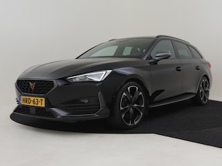 Cupra Leon 1.4 e-Hybrid VZ Performance 245pk | Trekhaak | Dodehoekdetectie l Super Sport Stuur l Adaptief cruise control | Park assist | Camera achter | Keyless | 19" LMV