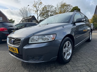 Volvo V50 1.6D Momentum,Apk 11/12/25,Airco,Cruise,Leder,Trekhaak