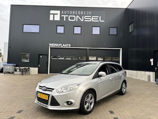 Ford Focus Wagon 1.0 EcoBoost Titanium / Trekhaak / Stoelverwarming / Navigatie / PDC / Lichtmetaal