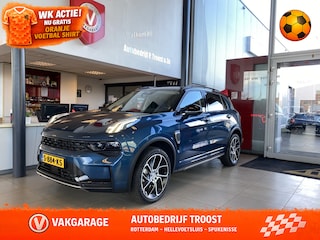 Lynk & Co 01 1.5 Panoramadak/360° Camera/Keyless/Lane assist/Adaptive cruise control/Navigatie/Apple carplay/Climate control/Stoelverwarming/Dodehoek detectie/Elektrisch sluitende achterklep/Elektrisch verstelbare stoel met geheugen/Multifunctioneel stuurwiel,20 Inch