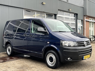 Volkswagen Transporter 2.0 TDI L1H1 BTW VRIJ!! Airco Cruise control Parkeersensoren voor en achter Telefoonvoorbereiding Navigatie 1e eigenaar Dealer onderhouden Euro 5 Ex overheid