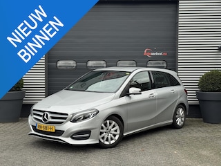 Mercedes-Benz B-klasse 180 d Business Solution | Navigatie | Camera | Stoelverwarming | LED | Lichtmetalen Velgen |