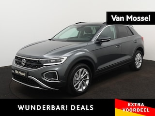 Volkswagen T-Roc 1.0 TSI Oranje Edition 116 PK | Navigatie | Apple Carplay | Dodehoek sensoren | Android Auto | Climate control | Camera | Keyless access | Adaptieve cruise control | 17" Lichtmetalen velgen |