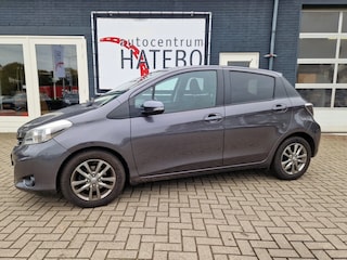Toyota Yaris 1.3 VVT-I DYNAMIC 100pk Climate Navigatie LED Camera erg mooi!!