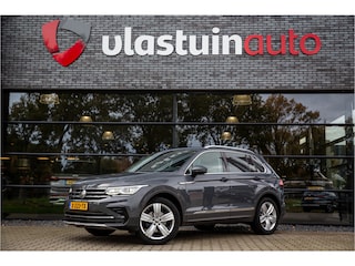 Volkswagen Tiguan 1.5 TSI Elegance , Elektrische trekhaak, Head-up display, Apple Carplay,