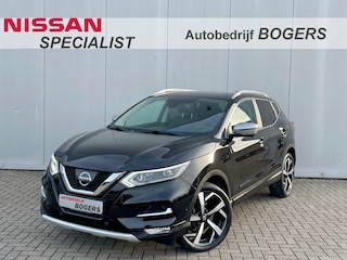 Nissan Qashqai 1.2 Tekna Navigatie, Panoramadak, Trekhaak, 19"Lm, Half Leder, 360 Camera, LED, Climate Conttrol