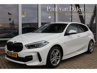 BMW 1-serie (f40) 118i 140PK AUTOMAAT M-SPORT Navi | Head Up | M-Sportstoelen | Virtual Cockpit | Camera | All Seasons | 17 Inch Lm |