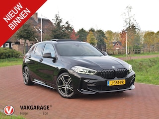 BMW 118i Executive Edition | M Sport | Panoramadak | Camera | Schaalstoelen | Apple Carplay | Cruise Control |