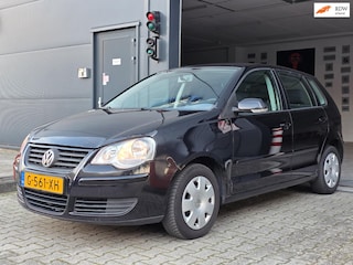 Volkswagen Polo 1.2 Easyline / AIRCO / GARANTIE / ELEKTR. RAMEN V+A / ISOFIX / ARMSTEUN / BEKERHOUDER / 2 SLEUTELS AFSTANDSBED. !