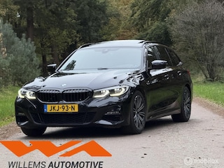 BMW 3-serie Touring 320i M-sport-Laser-Pano-Trekhaak-HUD-Cam