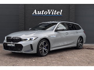 BMW 3-serie Touring 330e M-Sport | 19,5kWh | Panodak | Head-up | Memory | Trekhaak | 360° Camera | Fabrieksgarantie