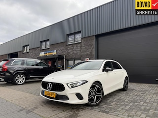 Mercedes-Benz A-klasse 180 Premium Plus | 12MND GARANTIE | LED | CARPLAY | NAVI | CRUISE | LMV | LEDER |