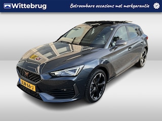 Cupra Leon 1.4 e-Hybrid Performance / AUTOMAAT/ PANO/ STOEL-STUUR VERWARM./ FULL LINK/ PARK. SENSOREN + CAMERA/ RIJ-MODI/ NAVI/ DIGITAL DASH/ CLIMA