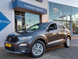 Volkswagen T-Roc 1.0 TSI 116pk Style Executive-Pack | Origineel NL | Navi | Apple Carplay+Android Auto | Airco | Adap.Cruise | Pdc V+A | Rijstrook+Licht+Regensensor | Mistlampen | 16''lm | Trekhaak