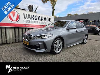 BMW 118i M Sport 17"/Sportstoelen/Sfeerverlichting/LED/Stoelverwarming/PDC v+a/Apple Carplay & Android Auto