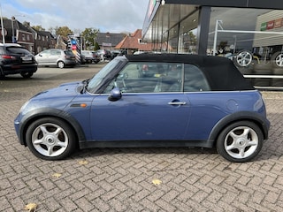 Mini Cooper Cabrio 1.6 Chili weinig kilometers en prima onderhouden.