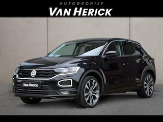 Volkswagen T-Roc 1.5 TSI 150pk Automaat R-Line | ACC | Navigatie | Winterpakket