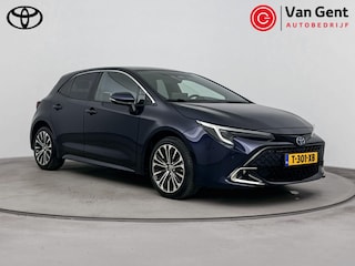 Toyota Corolla 1.8 Hybrid First Edition | Navigatie | Stoelverwarming | Parkeersensoren voor/achter | Apple Carplay / Android Auto | Full LED | Keyless | Adaptive Cruise | Clima | Elektrische achterklep | Camera | 17 inch
