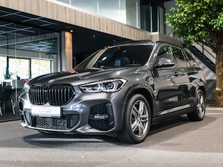 BMW X1 xDrive25e Executive M-Sport | Panorama | Camera | LED | Carplay