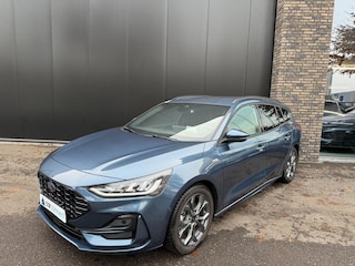 Ford Focus Wagon 1.0 Eco 125pk Hybrid ST Line X Trekhaak, HUD, Navi, Winter pack, Adop cruise etc. etc.