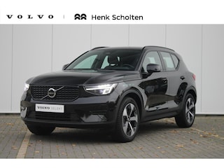 Volvo XC40 B4 197PK Plus Dark | Premium audio by Harman Kardon | Power Seats incl. Memory | Verwarmbare voorstoelen + stuurwiel | Parkeercamera achter | Park Assist voor + achter | Apple Carplay | 18" Lichtmetalen wielen