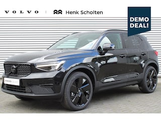 Volvo XC40 B4 Automaat Plus Black Edition | 20" 5-Spaaks Black Velgen Met 245/45 R20 Banden | Onyx Black Metallic | Electronic Climate Controle | Stuur + Soelverwarming | Elektrisch Glazen Panorama-Dak | Stof/kunstlederen Bekleding | Aluminium Interieur Afwerking | Extra Getint Glas Achterportieren En Achterruit | Rondomzicht Camera