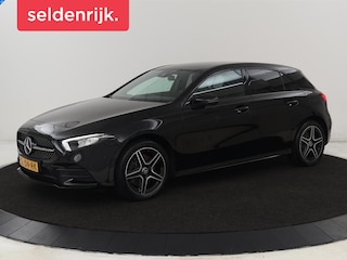 Mercedes-Benz A-klasse 250e AMG Night | Carplay | Stoelverwarming | Camera | Half leder | Navigatie | Full LED | Climate control | Cruise control | Getint glas | PHEV | Plug In