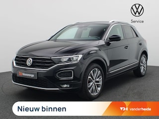 Volkswagen T-Roc 1.5 TSI Sport 150PK DSG keyless, active info display, dodehoek detectie, 18" lichtmetalen velgen, achteruitrijcamera, adaptieve cruise control, stoelverwarming, trekhaak