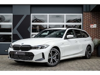BMW 330e xDrive M Sport LCI | Facelift | Shadow | Trekhaak | Widescreen | Hifi | Camera | 18' inch |