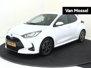 Toyota Yaris 1.5 Hybrid Dynamic | Stoelverwarming |Parkeersensoren & Camera | Trekhaak | All Seasonbanden |