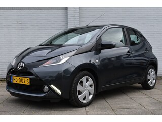 Toyota Aygo 1.0 VVT-i x-play | Parkeercamera | Airco |