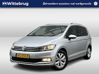 Volkswagen Touran 1.4 TSI Highline / Navigatie / Camera / Parkeersensoren V+A / Zwenkbare trekhaak / Climate controle /