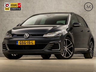 Volkswagen Golf 1.4 TSI PHEV GTE 204Pk Automaat (SCHUIFDAK, VIRTUAL COCKPIT, MEMORY SEATS, LEDER, APPLE CARPLAY, CAMERA, STOELVERWARMING, GETINT GLAS, ADAPTIVE CRUISE, KEYLESS, NIEUWSTAAT)