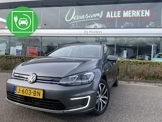 Volkswagen Golf E-DITION Automaat / Climate control - Cruise control adaptive - Park. sensoren V+A - Navigatie full map - MF Lederen stuurwiel - Ramen en Spiegels Elektrisch - V-stoelen verwarmbaar - Bluetooth
