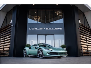 Ferrari 296 3.0 V6 - Verde Francesca | Spyder l 830PK! l Race Display l Racing Seats | Carbon