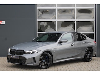 BMW 330e Sedan M-Sport Pro | HUD | Carbon | HIFI | 19''