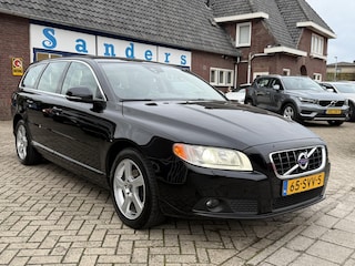 Volvo V70 1.6 T4 180 pk Limited Edition